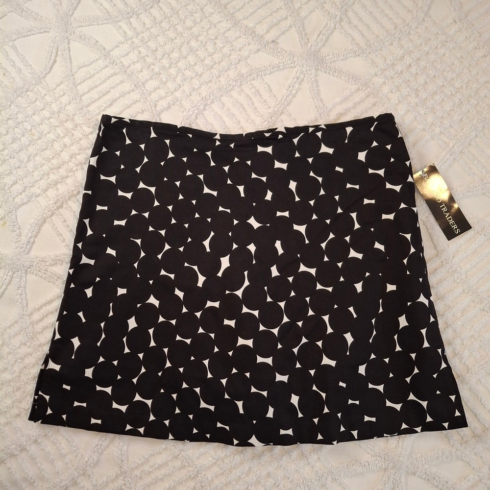 Bamboo Traders Womens 12 Skort Black White Polka Dot‎ Stretch Zipper NWT
